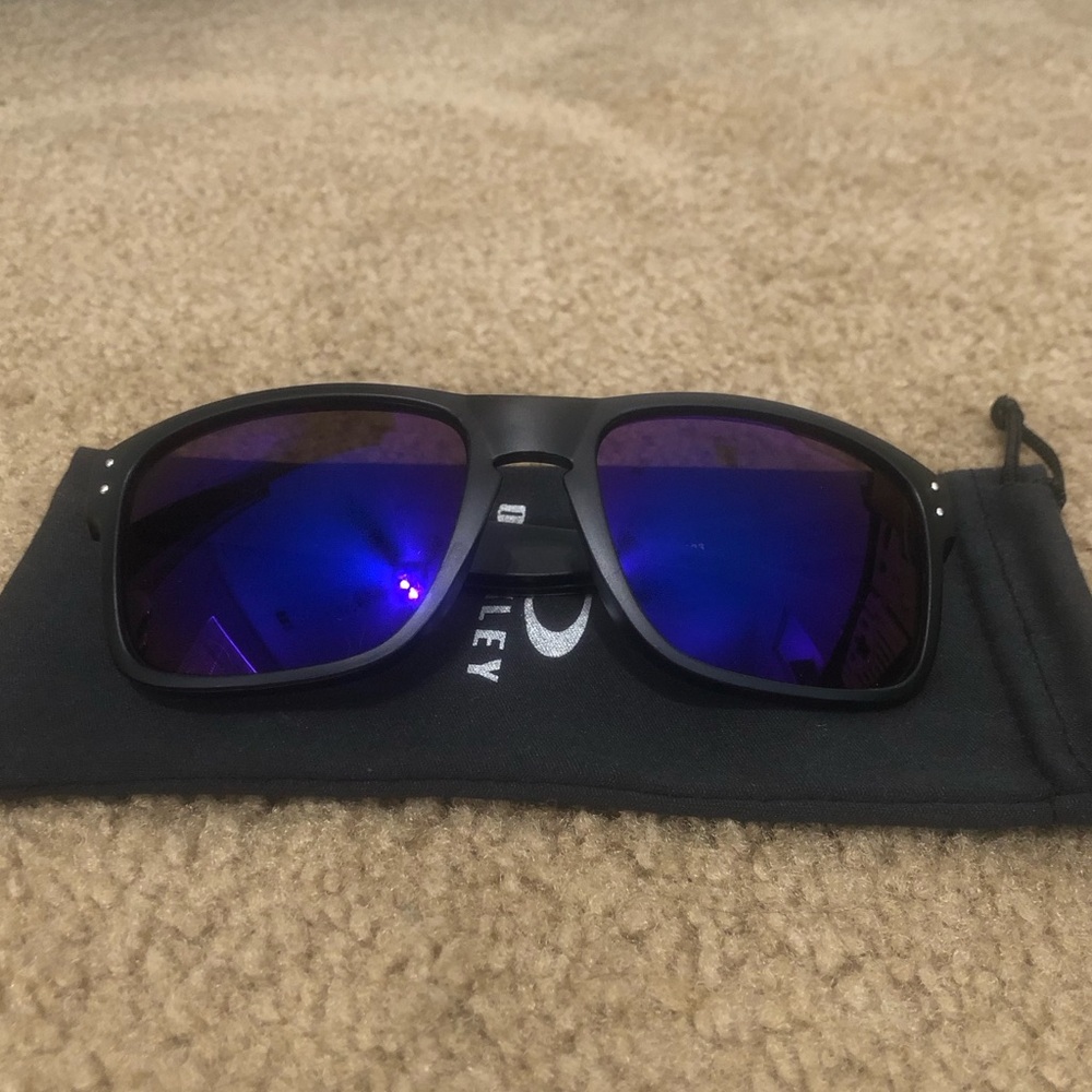 Oakley Holbrook Blue Reflective 9102 Matte Black Frame - Picture 6 of 8